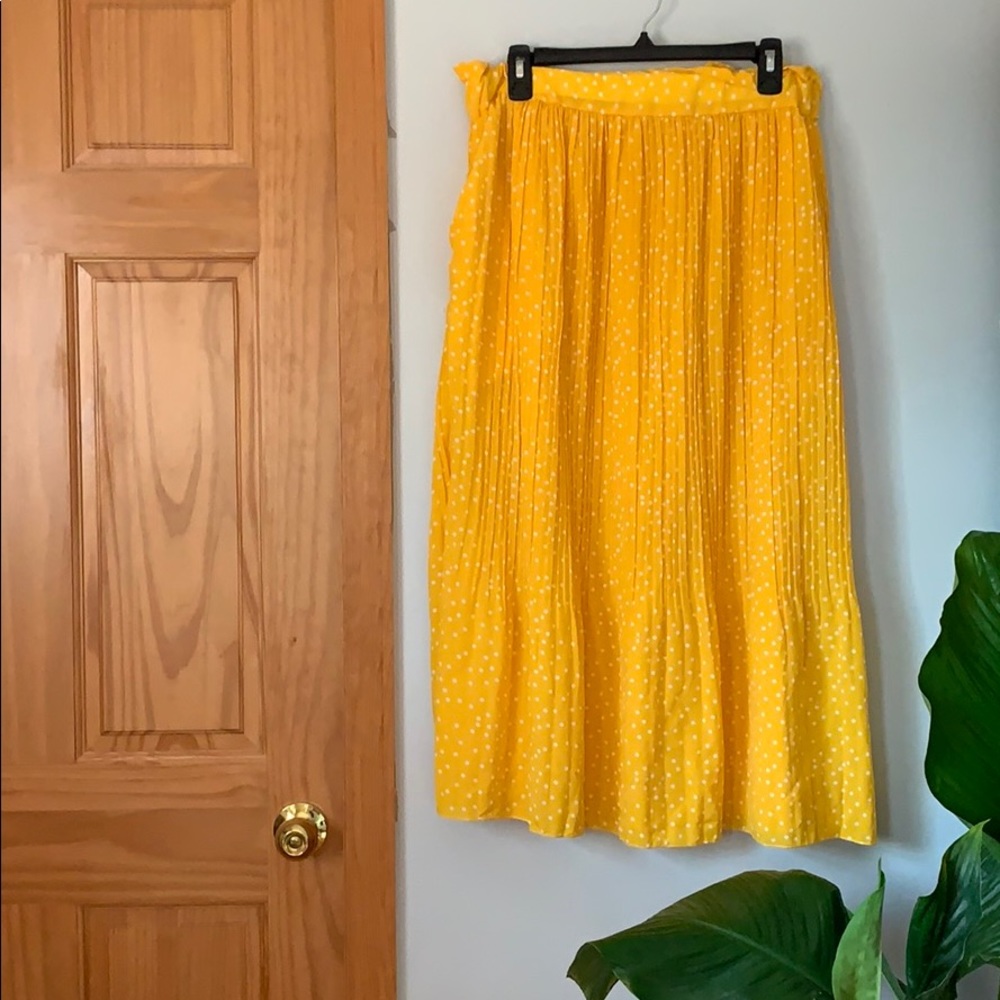 Yellow skirt